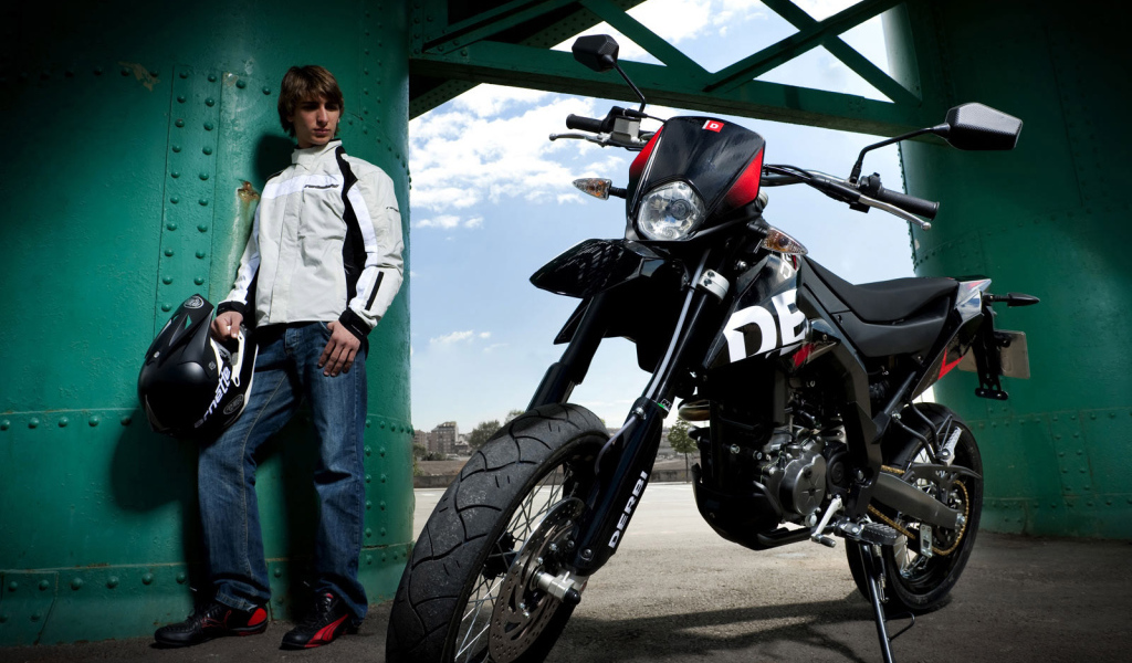 Дерби Сентра среди стальной тишины