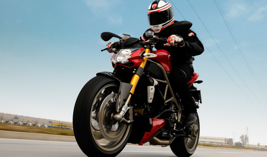 Ducati Streetfigtherx