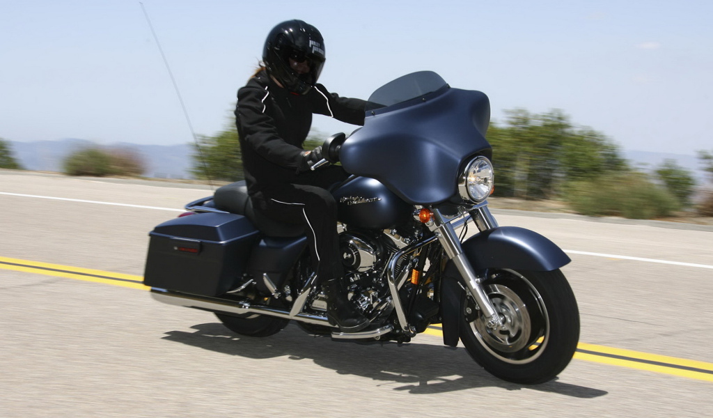 Харлей Девидсон FLHX