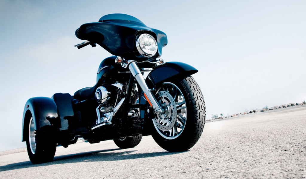 Харлей Девидсон TRIKE FLHXXX