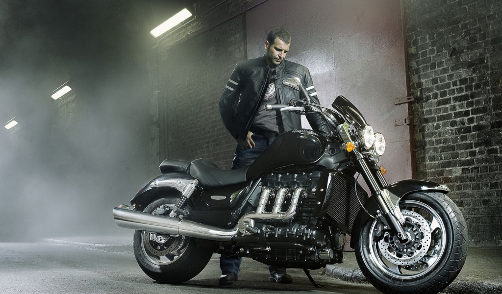 Triumph Rocket III Roadster