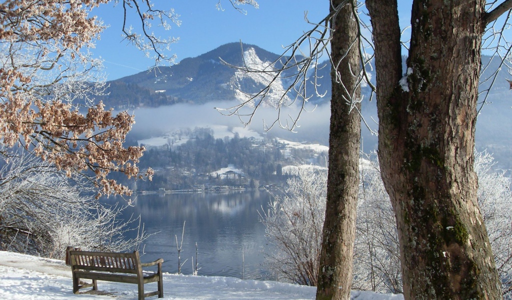 Гора под снегом