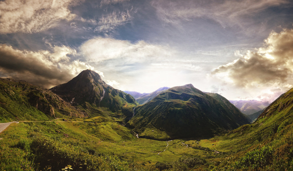 Гористая долина