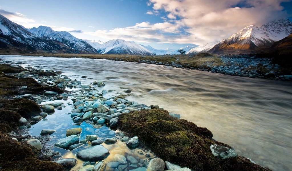 Речка высоко в горах