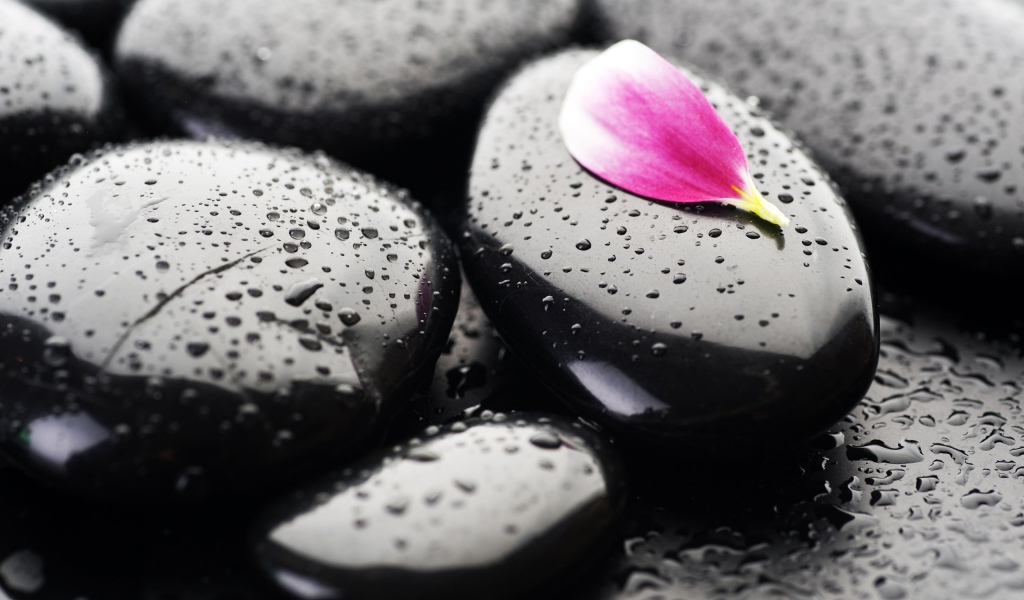 Черные камни