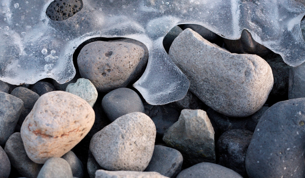 Замерзшая вода