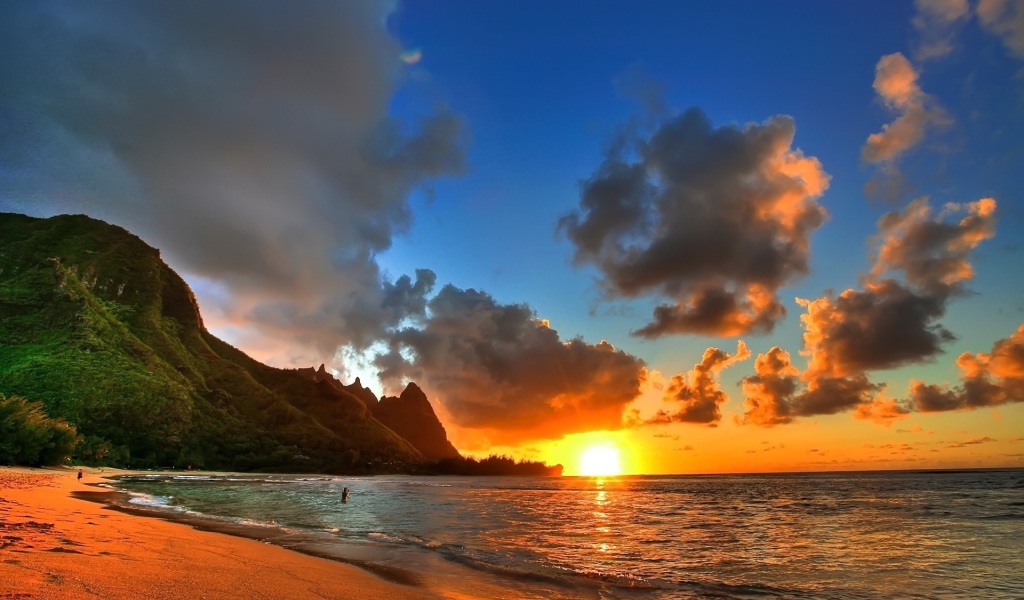 Закат на океанском берегу