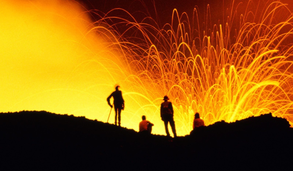 У жерла вулкана