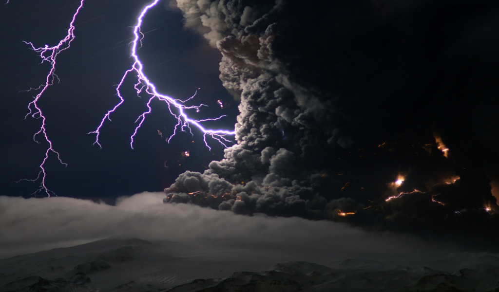 Вулкан Пепел Молния