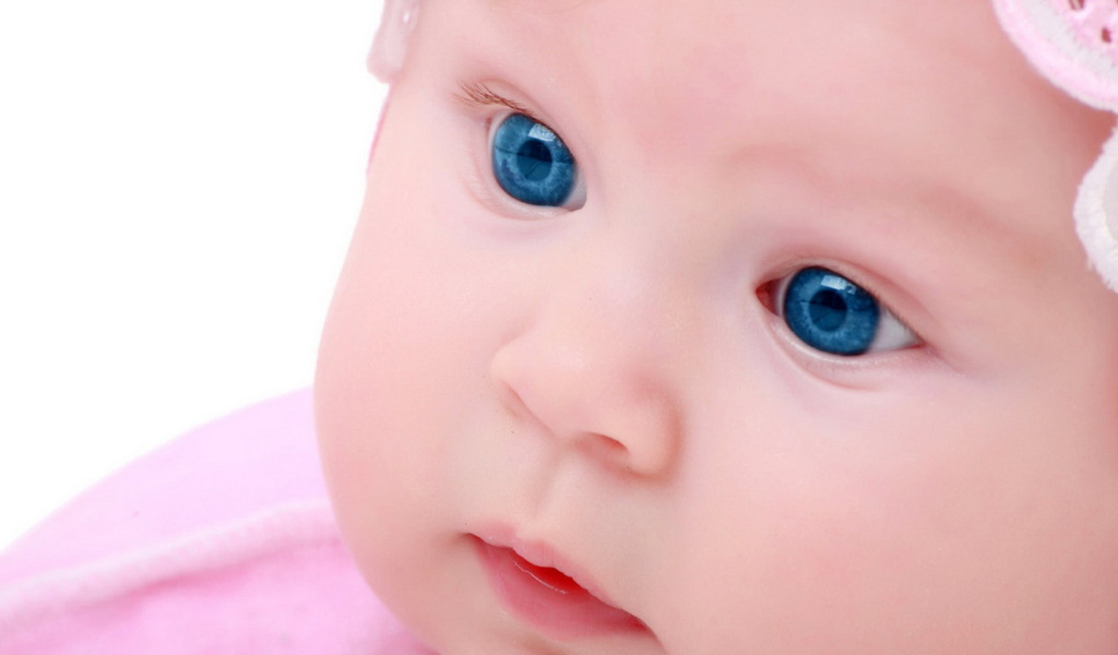 Голубоглазая малышка