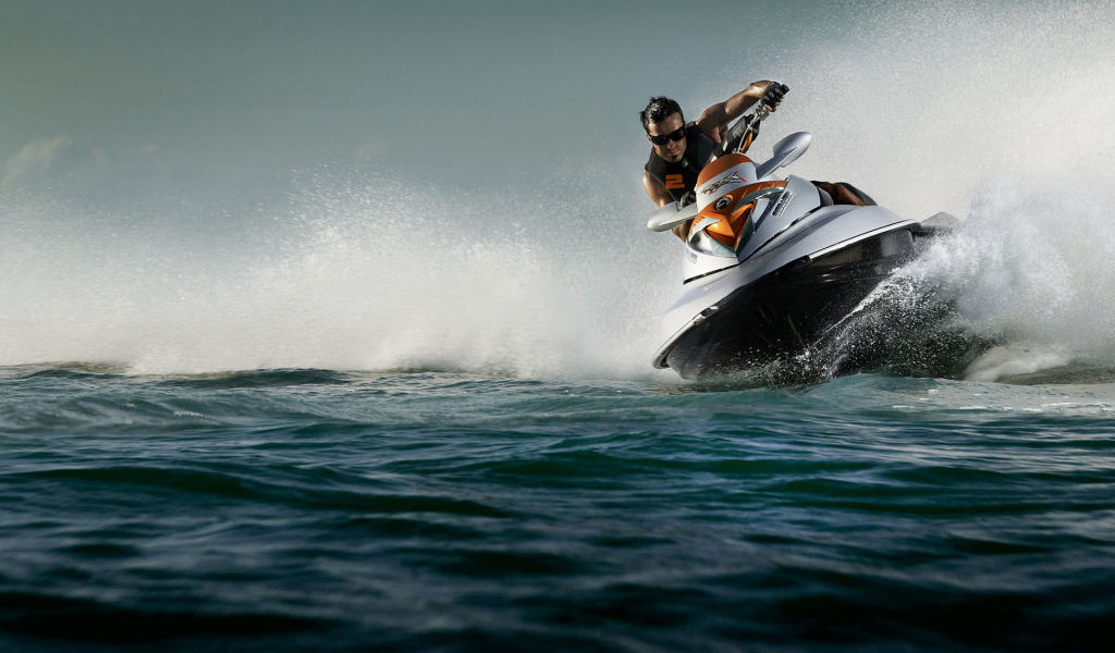 Прогулки на гидроцикле