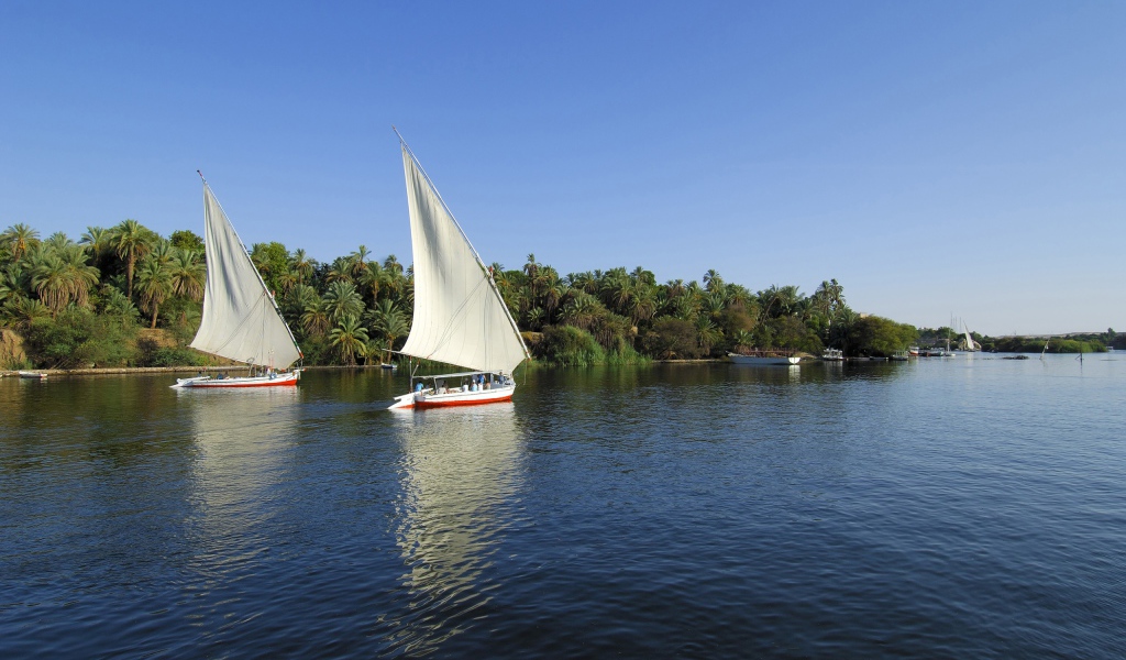 Парусники на реке Нил Египет