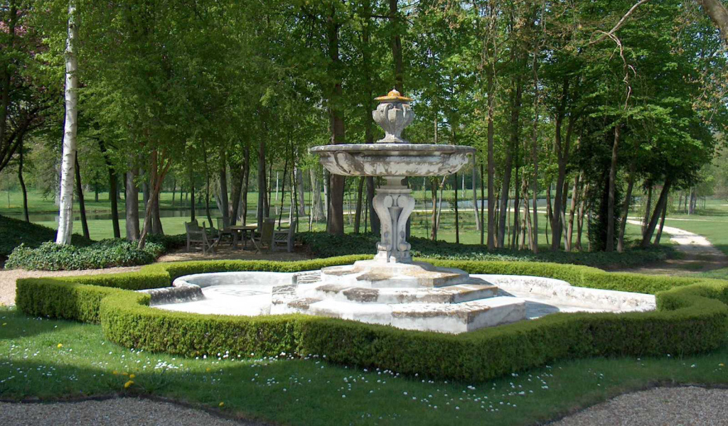 Фонтан в парке