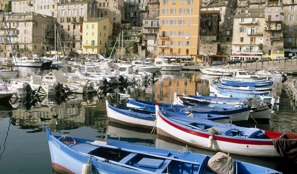 Лодки на Корсике