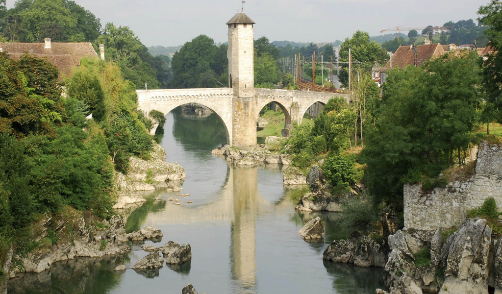 Мост с башней