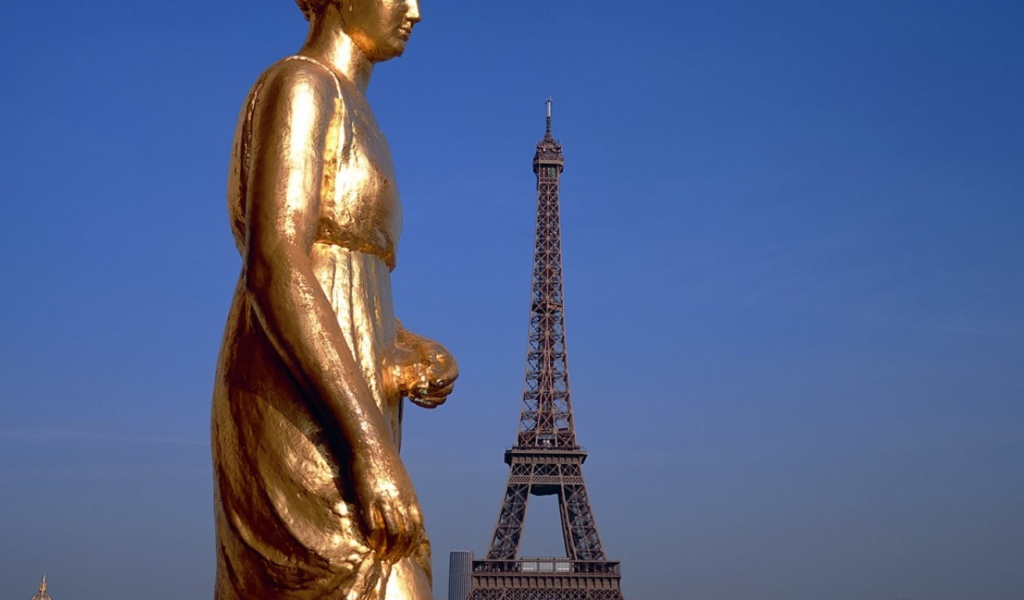 Эйфелева башня в Париже