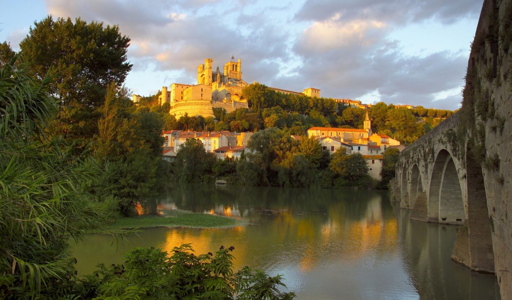 Красивый вид на замок