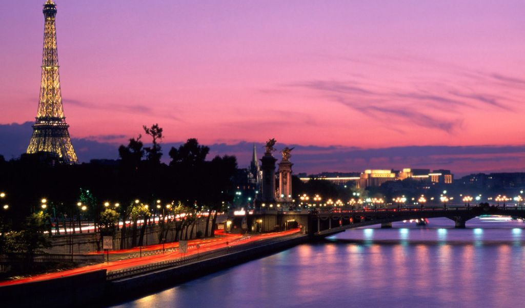 Рассвет в Париже