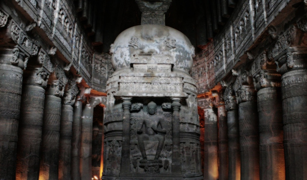 Древний храм