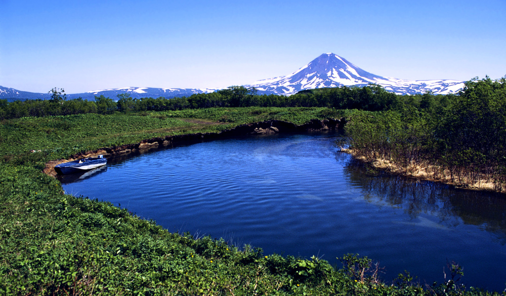 Река и горы