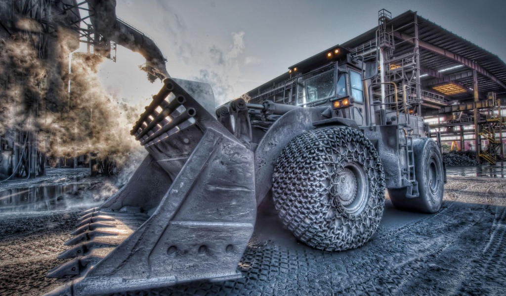 Мощный трактор