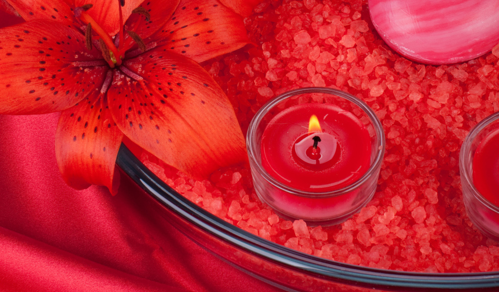 Ароматическая свеча и соль