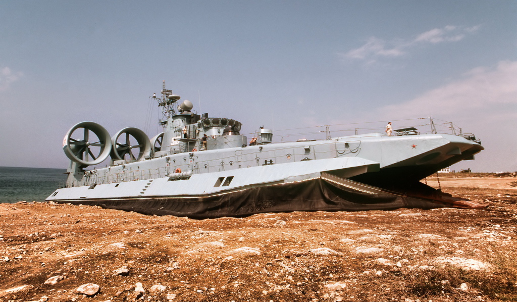 Корабль на воздушной подушке