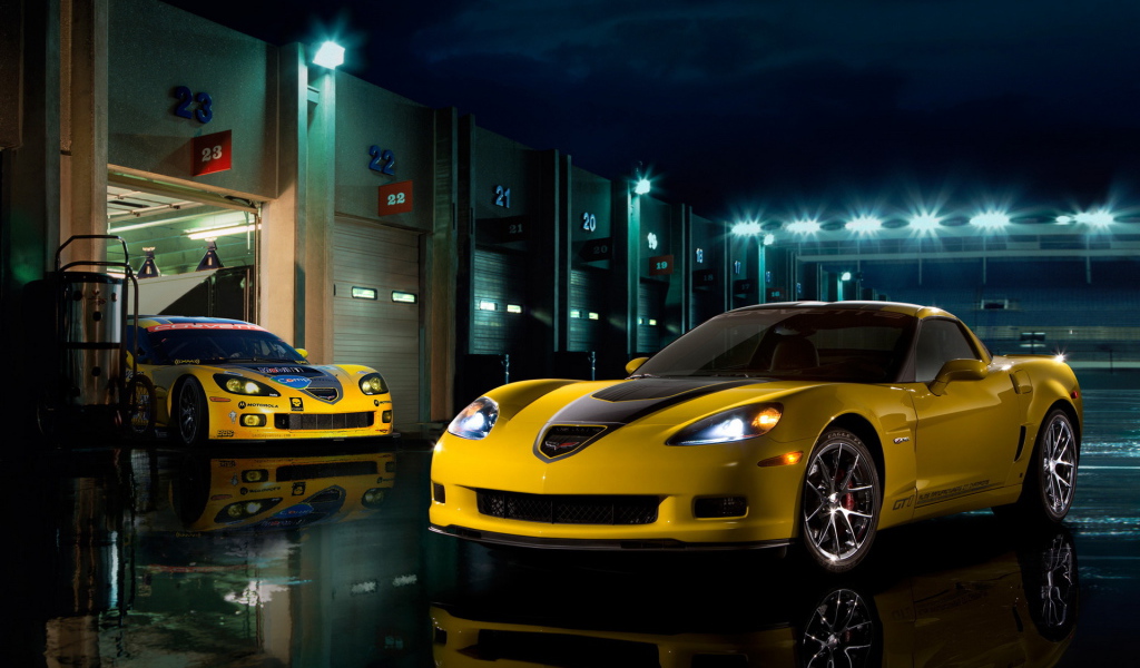 желтый Chevrolet-Corvette-Z06