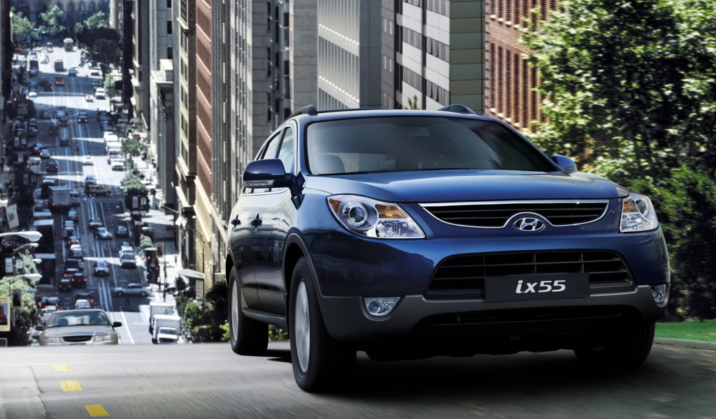 Hyundai IX55 in city