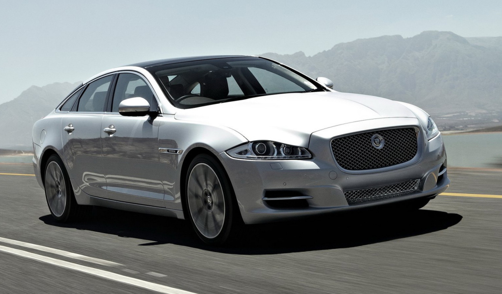 Jaguar-XJ 2012