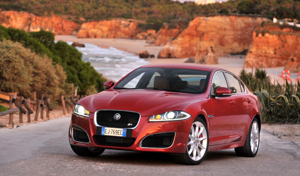 новый Jaguar XFR