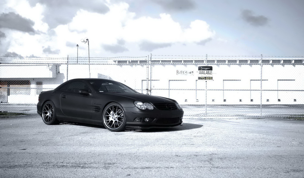 Черный Mercedes Benz SL