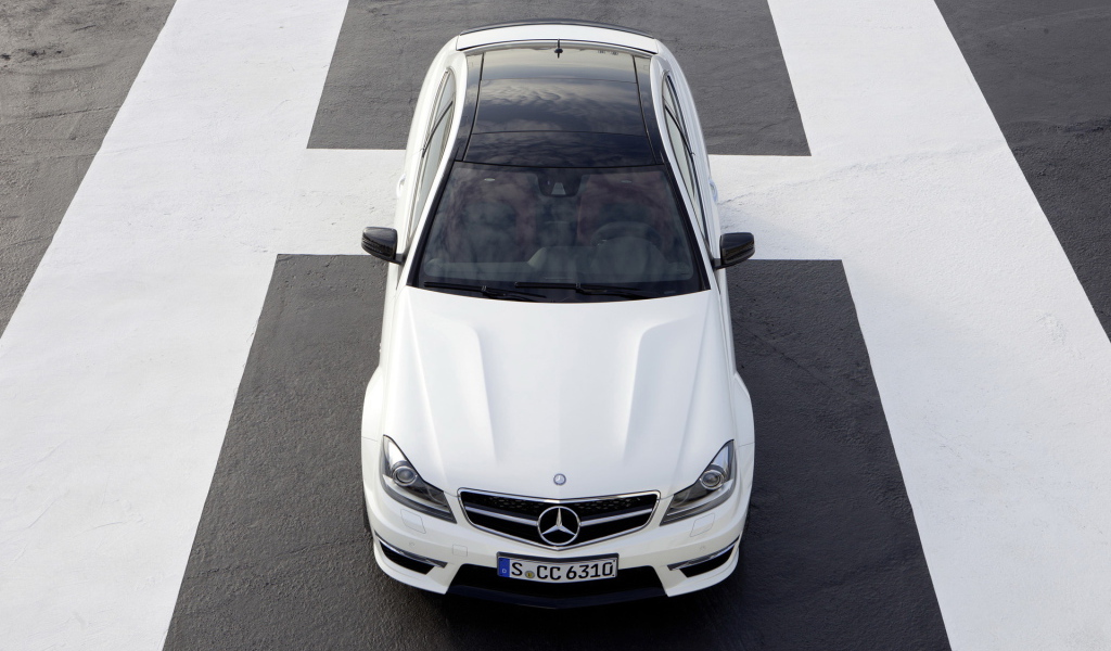 Mercedes-Benz-C-63-AMG-Coupe