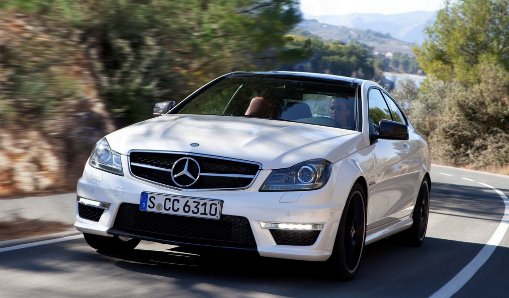 Mercedes-Benz-C63 AMG