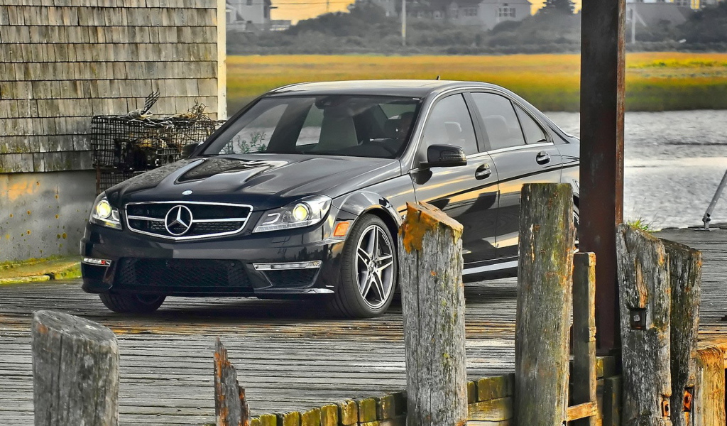 Mercedes-Benz-C63 AMG