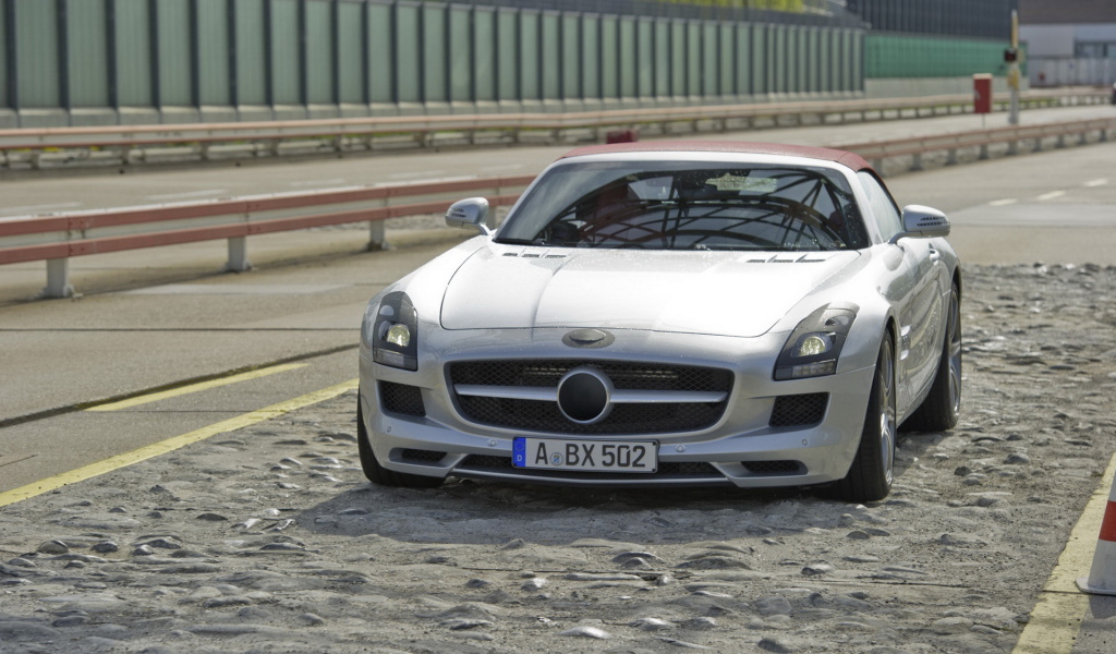 Mercedes-Benz-SLS-AMG