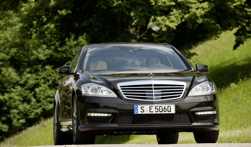 Mercedes Benz s63 amg черный