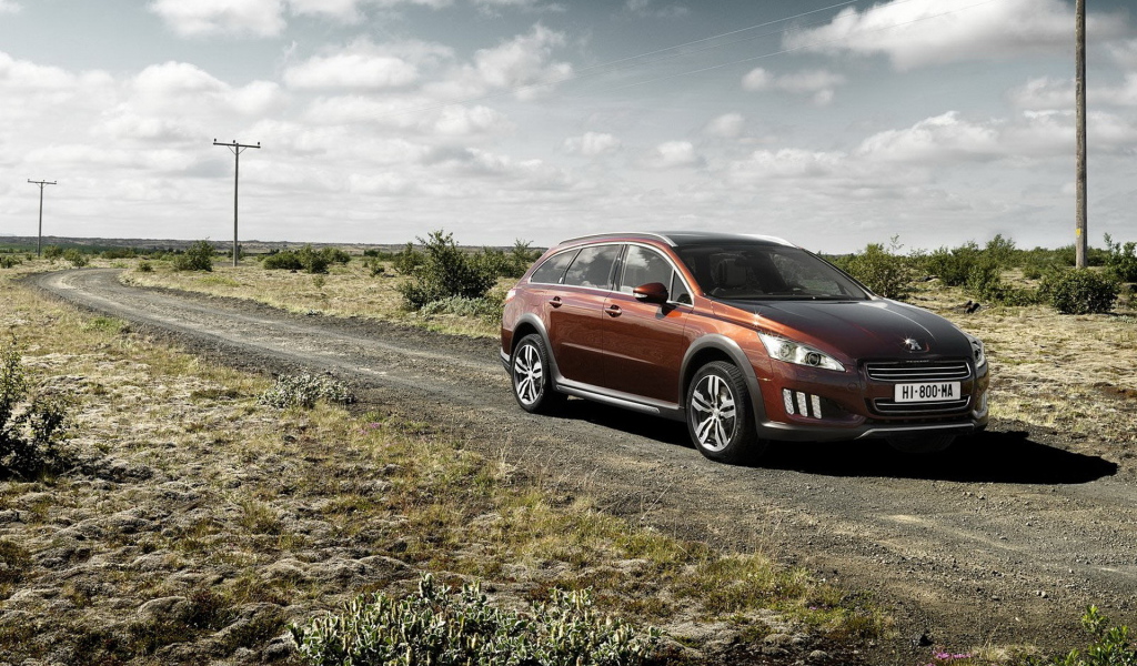 новый Peugeot-508 RXH