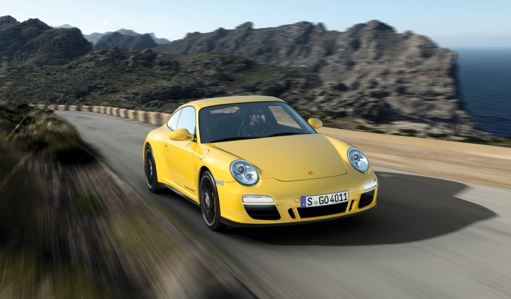 Porsche-Carrera-4-GTS-Coupe