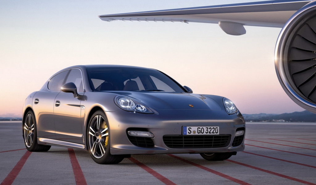 Porsche-Panamera Turbo S 2012