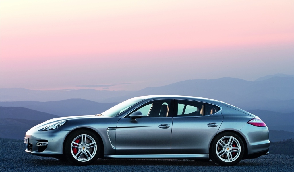 Porsche Panamera голубой металлик