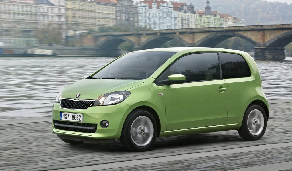 Skoda-Citigo на набережной