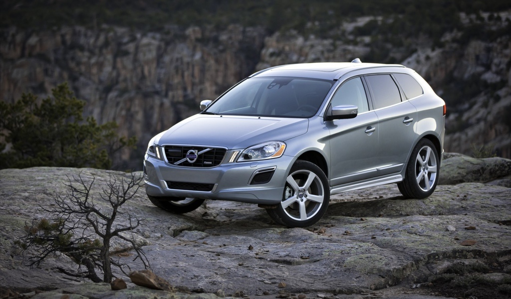 Volvo XC60 в горах