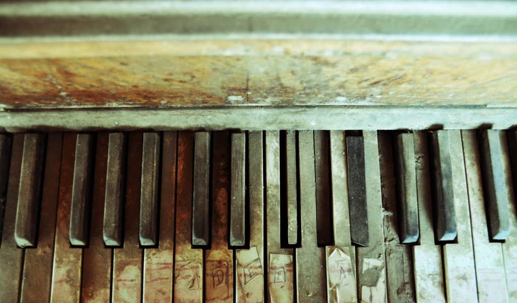Заброшенное пианино