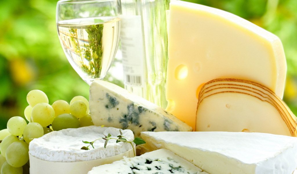 Сыр, виноград и вино