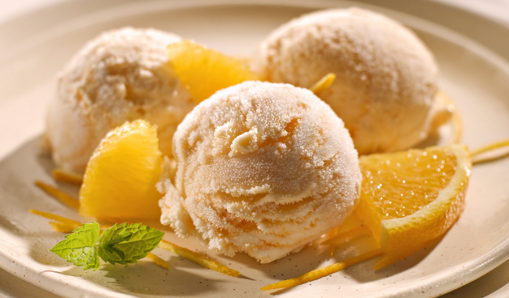 Мороженое с фруктами