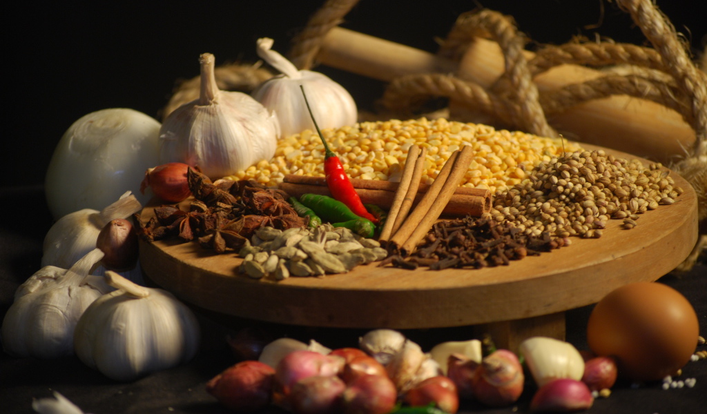 Пряности и чеснок