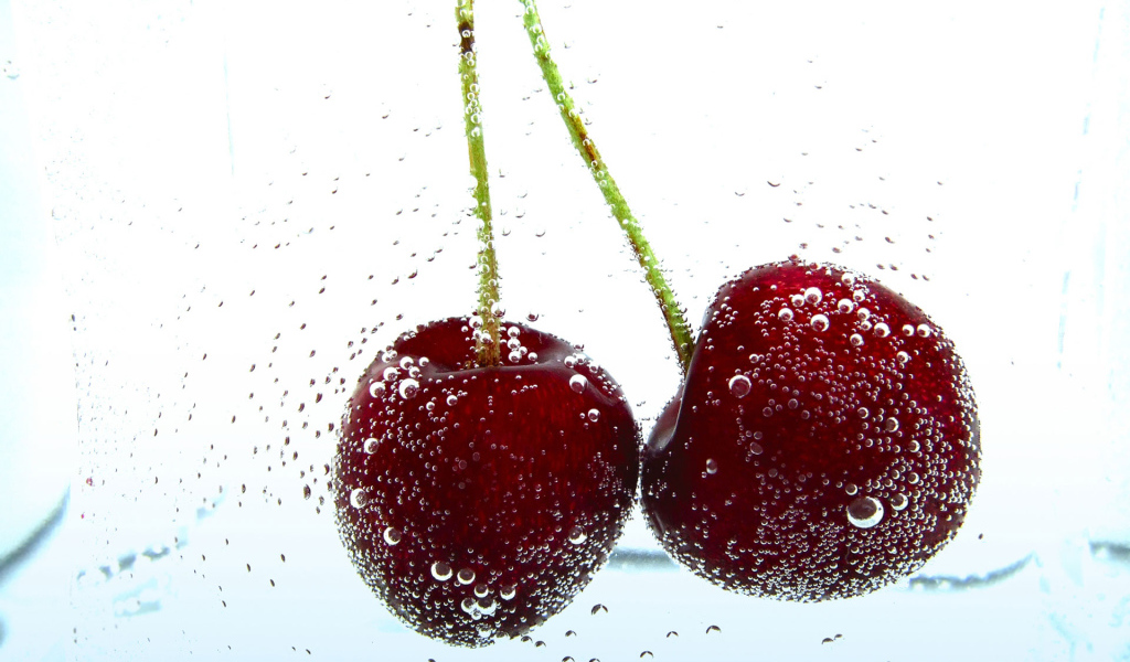 Аппетитная вишня