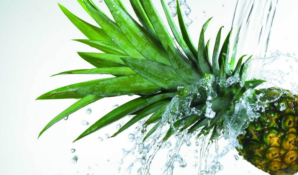 Свежий ананас