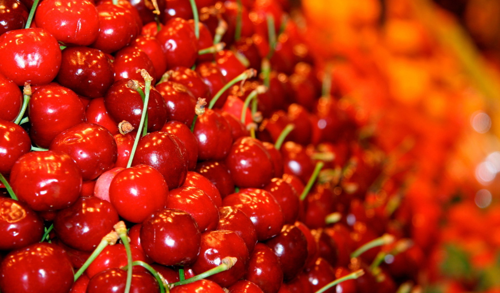 Красная черешня